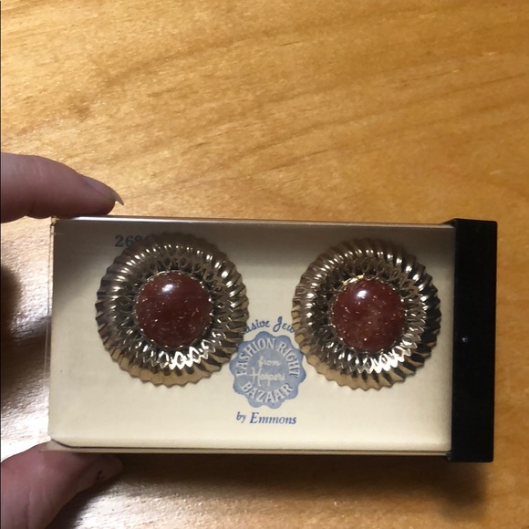 SALE Vintage Earrings - Picture 6 of 6